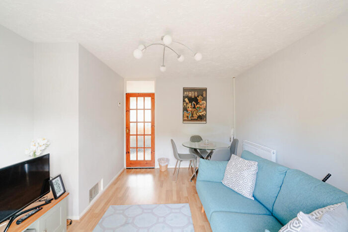 1 Bedroom Terraced House For Sale In Dickens Close, Horfield, Bristol, BS7