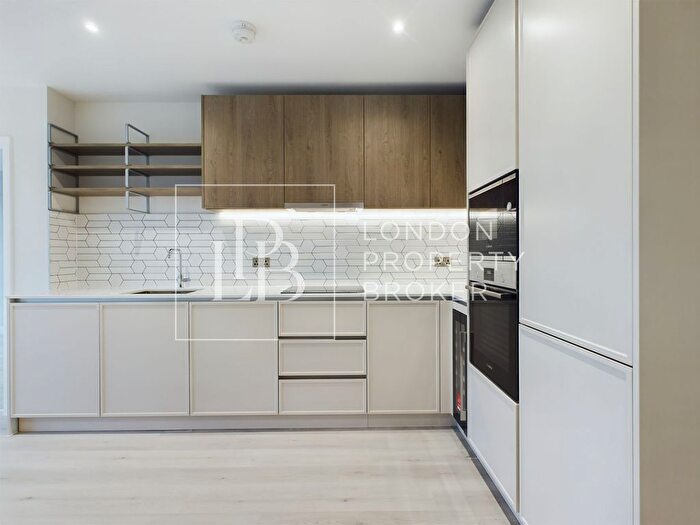 2 Bedroom Flat To Rent In Astell Road, London, SE3