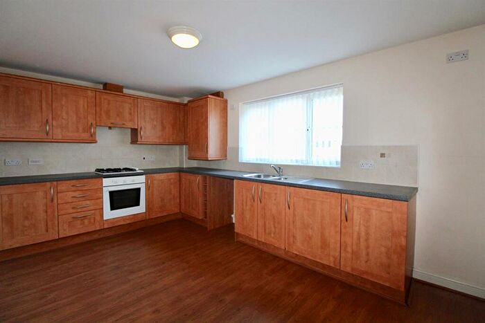 2 Bedroom Apartment To Rent In Redhill Park, Hull, HU6
