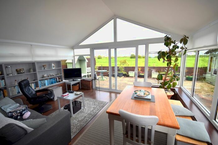 3 Bedroom Detached Bungalow For Sale In Sycamore Close, Croft, PE24