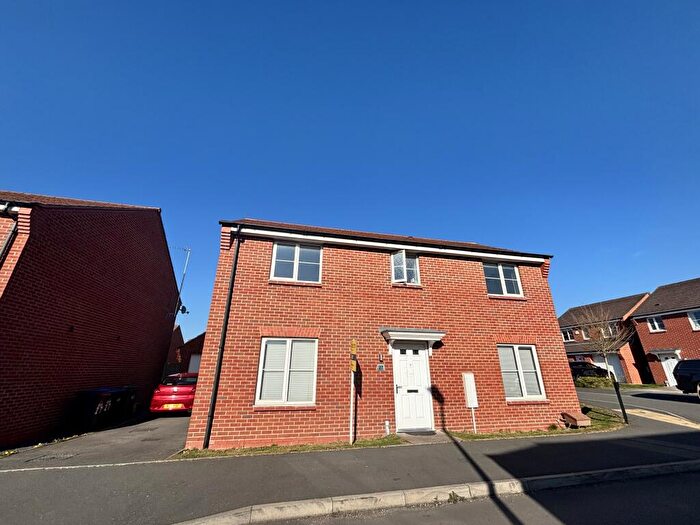 4 Bedroom House To Rent In Barnaby Road, Rugby, CV21