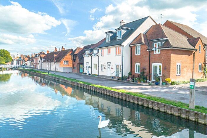 1 Bedroom Apartment For Sale In West Mills, Newbury, Berkshire, RG14