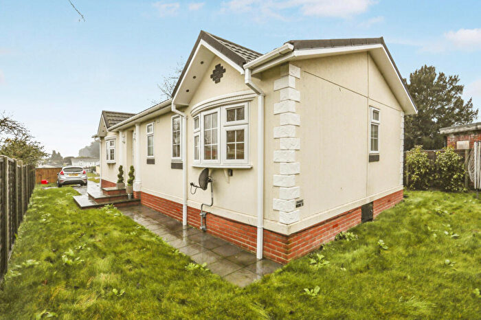 2 Bedroom Park Home For Sale In Ipswich, Suffolk, IP4