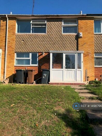 3 Bedroom Terraced House To Rent In Polzeath Close, Luton, LU2