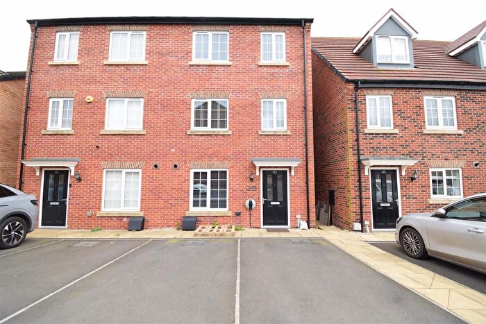 4 Bedroom Detached House For Sale In Craig Hopson Avenue, Castleford, WF10