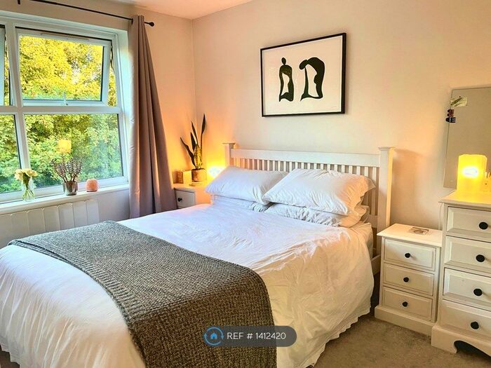 1 Bedroom Flat To Rent In Mcdowall Road, London, SE5