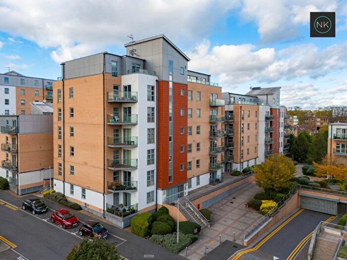2 Bedroom Apartment For Sale In Kingswood Heights, Queen Mary Avenue, South Woodford, London, E18