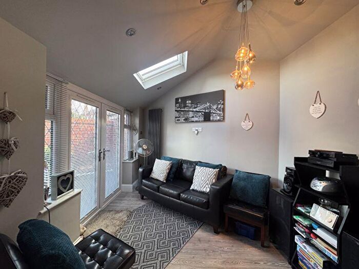 1 Bedroom Flat For Sale In Kingsway Court, Cleethorpes, DN35
