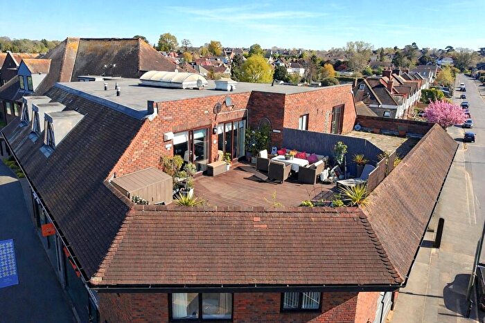 2 Bedroom Apartment For Sale In Freelands Road, Cobham, Surrey, Surrey, KT11