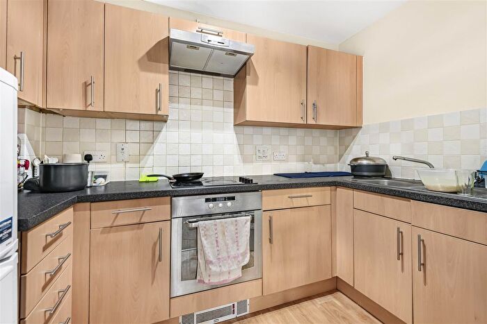 2 Bedroom Flat For Sale In Holyhead Mews, Cippenham, Slough, SL1