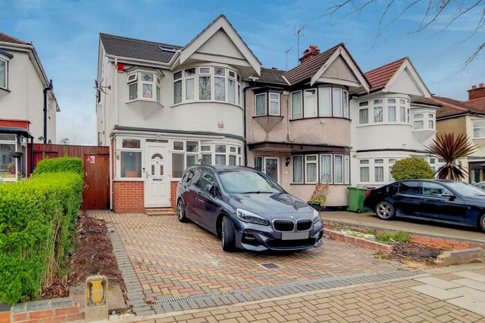 5 Bedroom End Of Terrace House To Rent In Exeter Road, Rayners Lane, Harrow, HA2