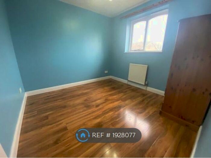 3 Bedroom Semi-Detached House To Rent In Talisman Street, Hitchin, SG4