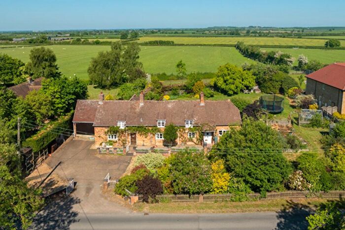 5 Bedroom Detached House For Sale In Grendon Road, Edgcott, Aylesbury, Buckinghamshire, HP18