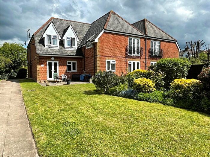 1 Bedroom Apartment For Sale In Junction Road, Romford, Essex, RM1