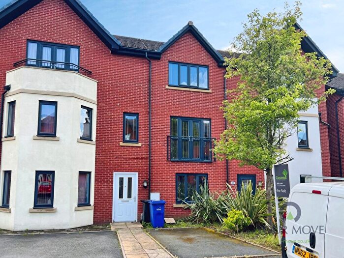 3 Bedroom End Of Terrace House For Sale In Aldeney Close, Dudley, West Midlands, DY1