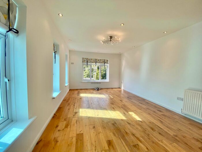 4 Bedroom Property To Rent In Midanbury Lane, Southampton, SO18