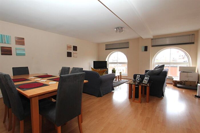 1 Bedroom Flat To Rent In City Central, Wellington Street, LS1