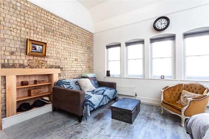 Apartment To Rent In Commercial Street, London, E1