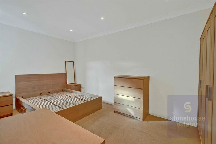 1 Bedroom End Of Terrace House To Rent In Fairbridge Road, Archway, London, N19