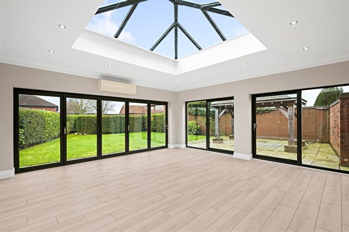 5 Bedroom Detached House For Sale In Torksey Lock, Lincoln, LN1