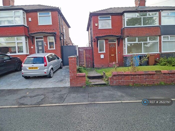 3 Bedroom Semi-Detached House To Rent In Welwyn Drive, Salford, M6