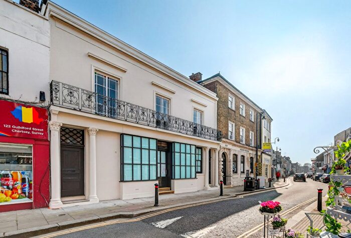 2 Bedroom Flat For Sale In Guildford Street, Chertsey, KT16
