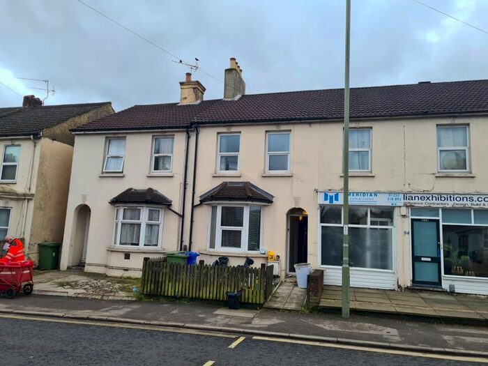 2 Bedroom Terraced House To Rent In Ash Road, Aldershot, GU12