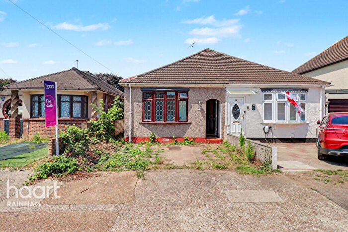 2 Bedroom Semi-Detached Bungalow For Sale In Spencer Road, Rainham, RM13