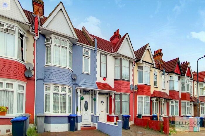 3 Bedroom Detached House To Rent In Waverley Avenue, Wembley, HA9