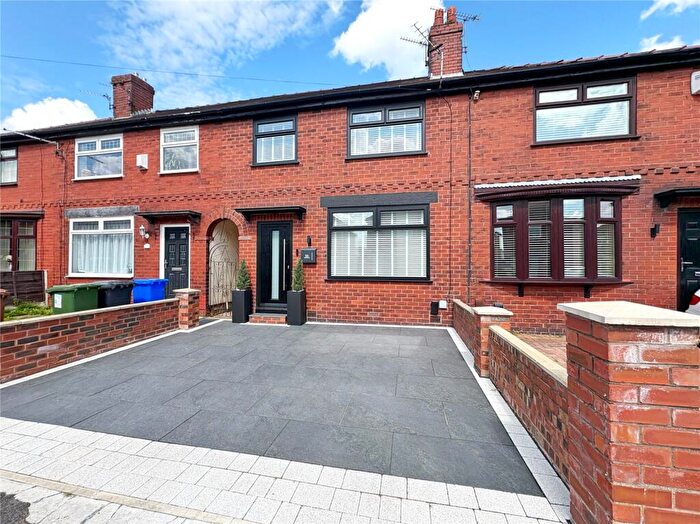 3 Bedroom Semi-Detached House For Sale In Ruskin Road, Droylsden, Manchester, Greater Manchester, M43