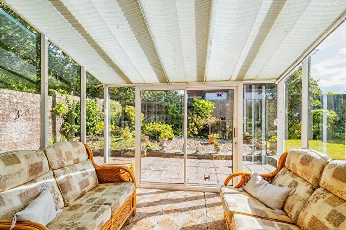 4 Bedroom Detached House For Sale In The Fairway, Midhurst, West Sussex, GU29