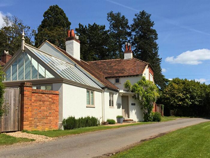 4 Bedroom Semi-Detached House For Sale In Checkendon, RG8