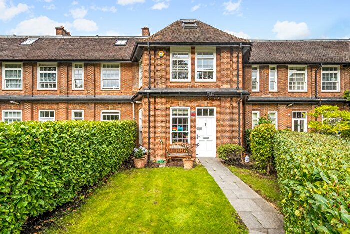 4 Bedroom Villa For Sale In The Park, Carshalton, Surrey, SM5