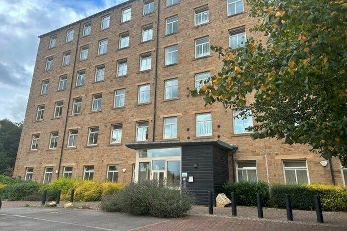 1 Bedroom Flat To Rent In Textile Street, Dewsbury, WF13