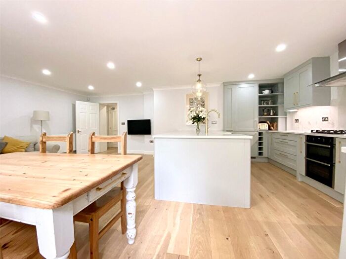 3 Bedroom Apartment To Rent In Clifton, Priory Road, BS8