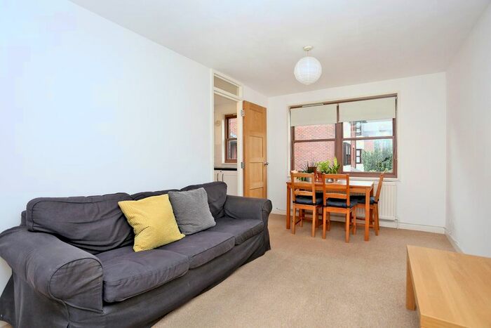 1 Bedroom Flat To Rent In Holley Road, Wellington Court, Wendell Park, Acton, W3