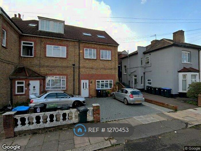 5 Bedroom Semi-Detached House To Rent In St. Georges Road, Enfield EN1