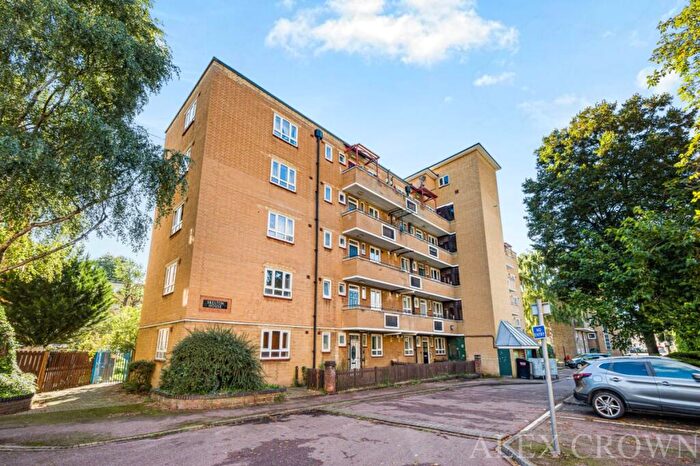 4 Bedroom Apartment To Rent In Skelton House, Mayville Estate, Stoke Newington, N16