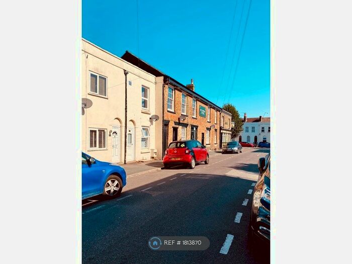 2 Bedroom Terraced House To Rent In Fox Street, Gillingham, ME7