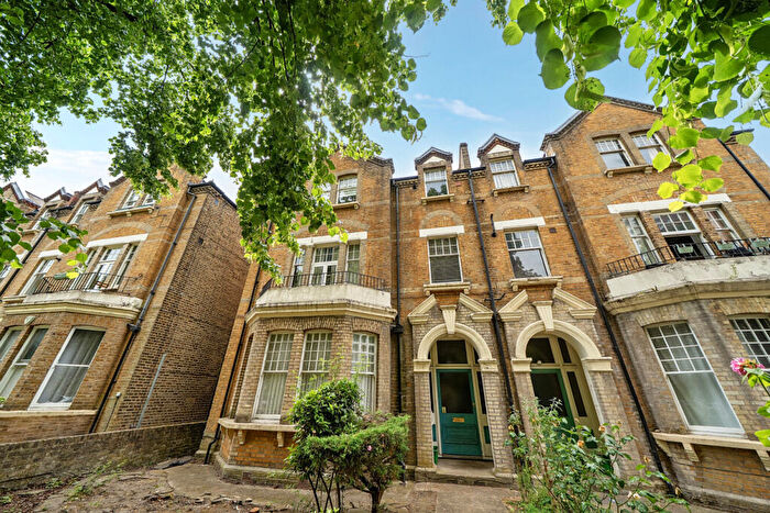 2 Bedroom Flat For Sale In Lewisham Park, London, SE13