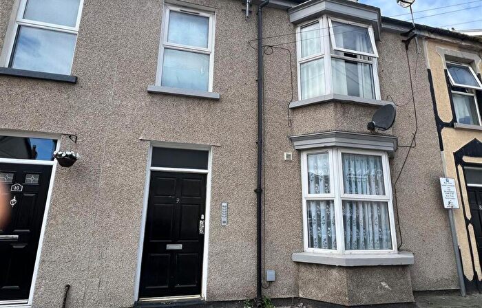 1 Bedroom Flat To Rent In Windsor Street, Rhyl, LL18