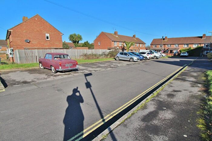 2 Bedroom End Of Terrace House For Sale In Wellow Close, Bedhampton, PO9