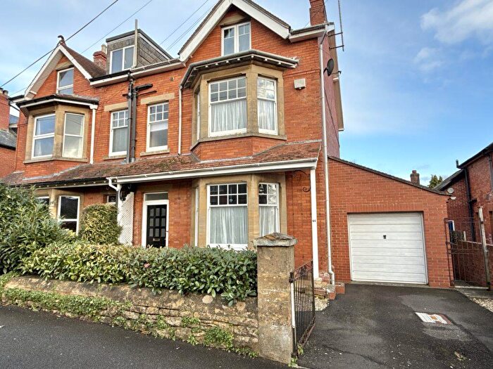 5 Bedroom Semi Detached House For Sale In Grove Avenue, Yeovil, Somerset, BA20