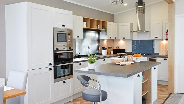 2 Bedroom Park Home For Sale In Sandhills Holiday Village, Mudeford, Christchurch, BH23