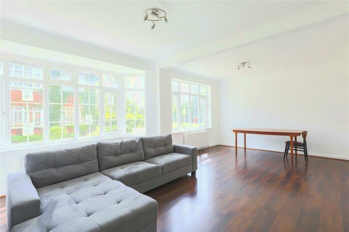 4 Bedroom Apartment To Rent In Torrington Court, North Finchley, London, N12