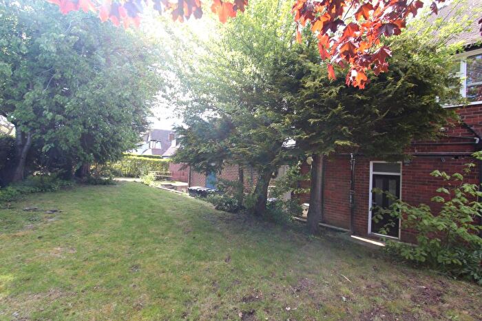 2 Bedroom Flat To Rent In Twentywell Lane, Sheffield, S17