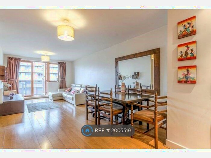 2 Bedroom Flat To Rent In Leamore Court, London, E2