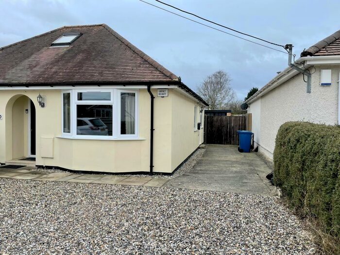 1 Bedroom Semi-Detached Bungalow To Rent In Begbroke, Oxfordshire, OX5