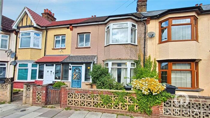 3 Bedroom Terraced House For Sale In Campbell Road, Gravesend, Kent, DA11
