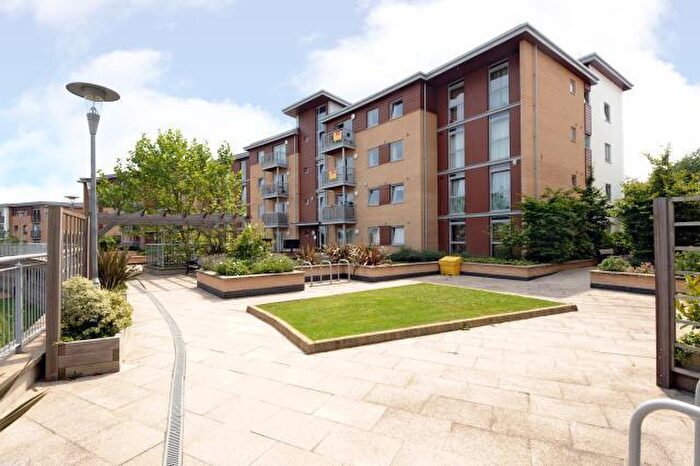 2 Bedroom Detached House To Rent In Kelvin Gate, Bracknell, RG12